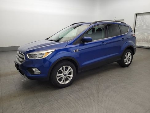 Used 2018 Ford Escape SE w/ SE Sync 3 Package image 2