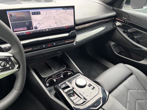 Used 2026 BMW 530i image 14