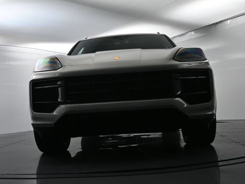 Certified 2026 Porsche Cayenne GTS AWD/4WD image 56