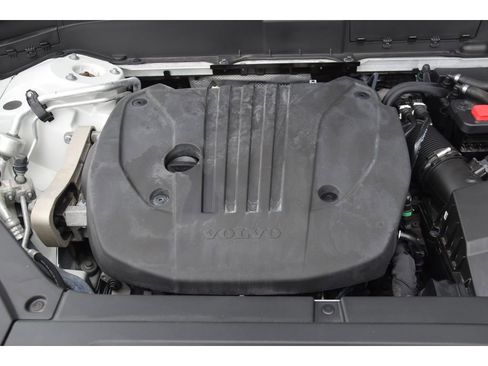 Certified 2023 Volvo XC90 B5 Plus image 27