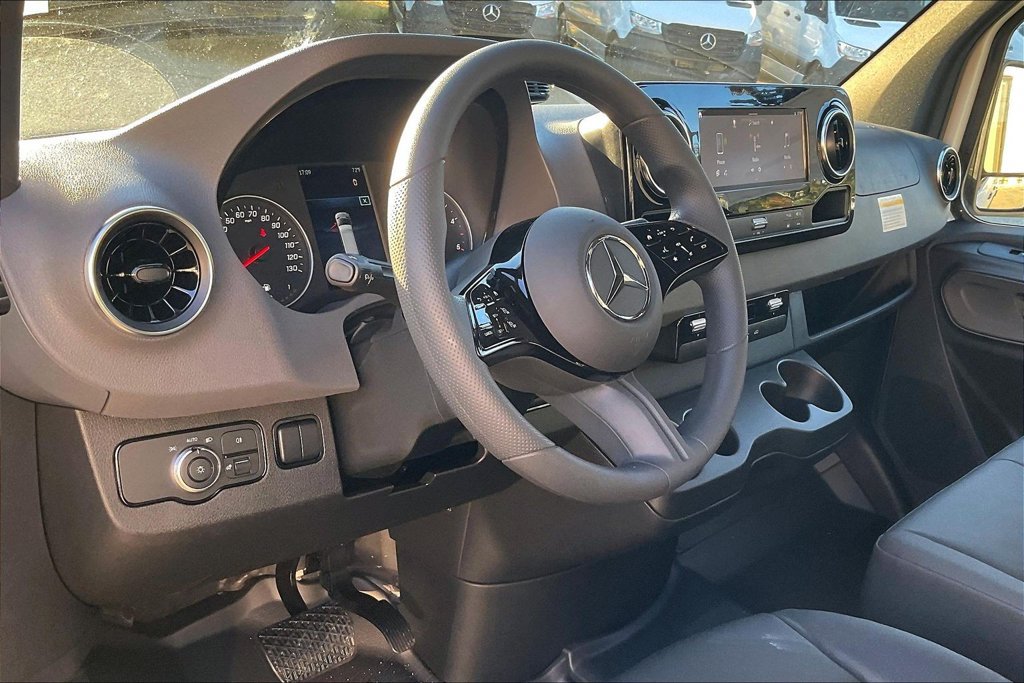 New 2027 Mercedes-Benz Sprinter 2500 image 6