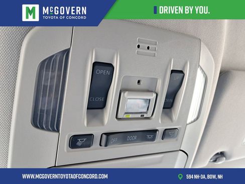 Used 2023 Toyota Highlander XLE AWD/4WD image 31