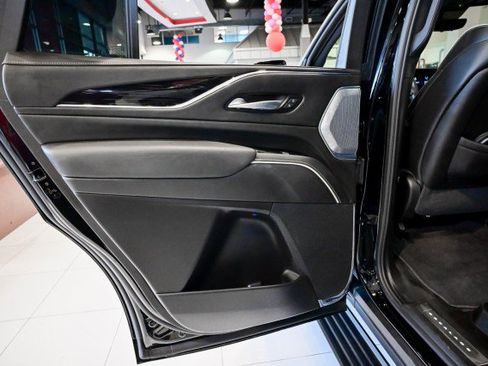 Used 2023 Cadillac Escalade V w/ LPO, ONYX Package image 25