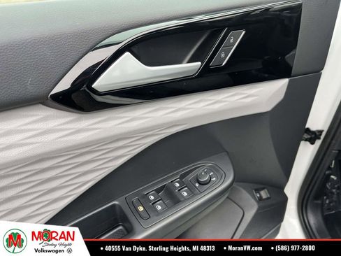 Certified 2023 Volkswagen Taos S AWD/4WD image 17