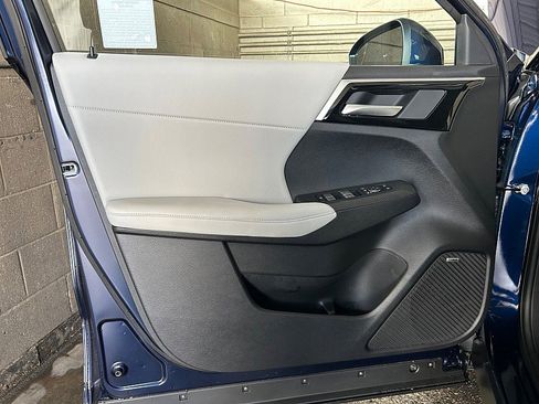 New 2025 Mitsubishi Outlander SE image 17