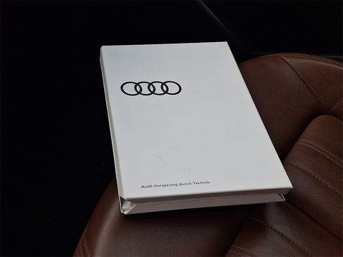 Used 2021 Audi Q5 2.0T Premium image 25