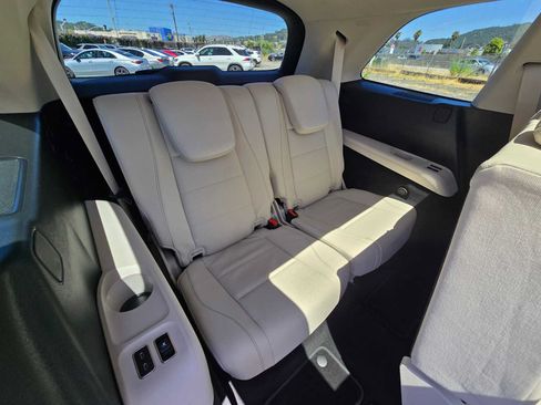 Used 2026 Mercedes-Benz GLS 450 4MATIC image 14