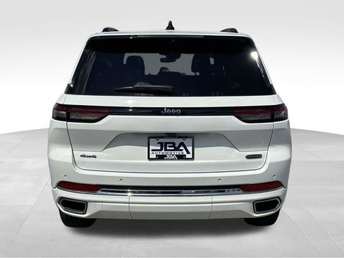 Used 2024 Jeep Grand Cherokee Overland w/ Luxury Tech Group IV AWD/4WD image 26