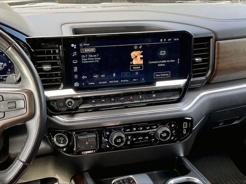 Used 2023 Chevrolet Silverado 1500 High Country w/ High Country Premium Package AWD/4WD image 7