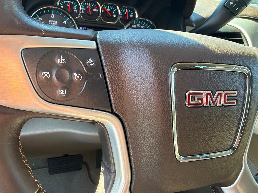 Used 2017 GMC Yukon XL SLE w/ Enhanced Driver Alert Package RWD image 28