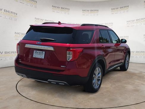 Used 2020 Ford Explorer XLT w/ Equipment Group 202A AWD/4WD image 5