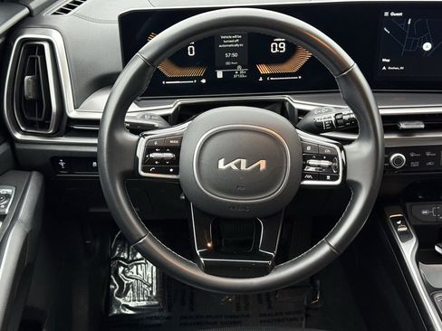 Used 2024 Kia Sorento S image 20