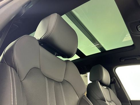 Used 2024 Audi SQ5 Premium Plus w/ Premium Plus Package image 16