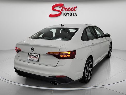 Used 2023 Volkswagen Jetta GLI Autobahn image 4