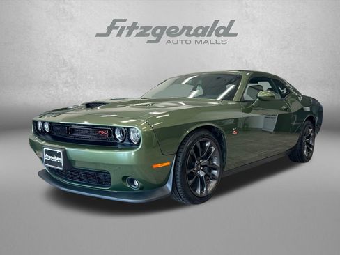 Used 2022 Dodge Challenger R/T Scat Pack RWD image 2