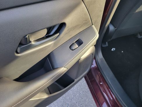 Used 2025 Nissan Sentra SV image 11