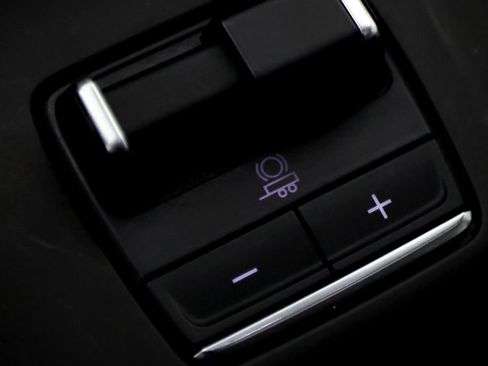 Used 2024 GMC Sierra 2500 Denali w/ Denali Reserve Package AWD/4WD image 28