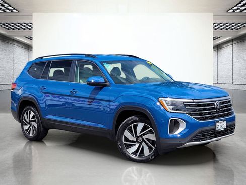 Certified 2025 Volkswagen Atlas SE AWD/4WD image 2