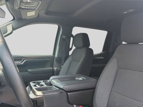 Used 2024 Chevrolet Silverado 1500 LT AWD/4WD image 17