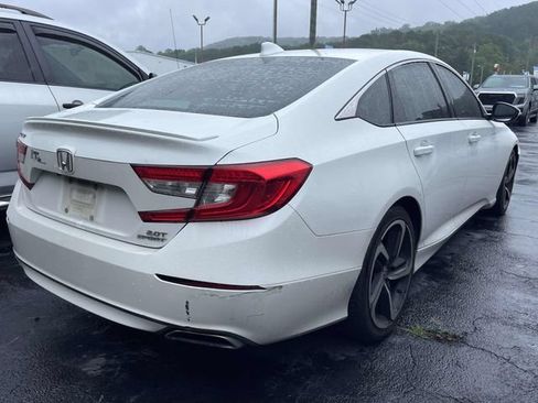 Used 2018 Honda Accord Sport image 2