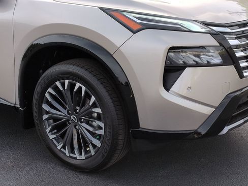 New 2026 Nissan Rogue Platinum AWD/4WD image 9