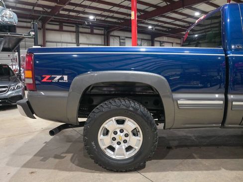 Used 2000 Chevrolet Silverado 1500 LS w/ Off-Road Chassis Pkg AWD/4WD image 9