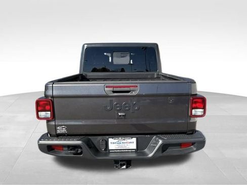 Used 2021 Jeep Gladiator Willys image 6