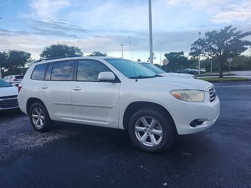 Used 2009 Toyota Highlander 2WD w/ Extra Value Pkg 2 image 2