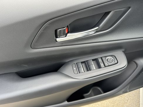New 2026 Toyota Prius Plug-In Hybrid FWD image 18