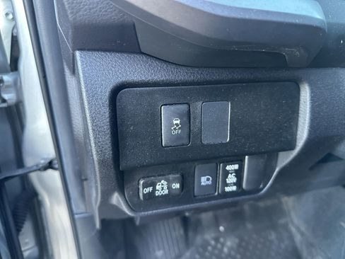 Used 2022 Toyota Tacoma TRD Sport image 8