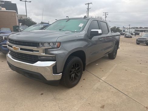 Used 2021 Chevrolet Silverado 1500 LT image 1