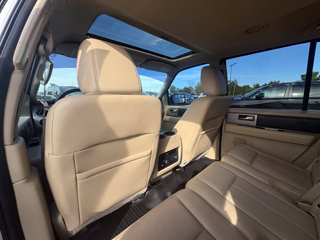 Used 2016 Ford Expedition EL XLT w/ Equipment Group 202A RWD image 27