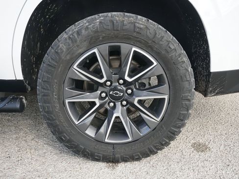 Used 2022 Chevrolet Tahoe Z71 w/ Z71 Off-Road Package image 12