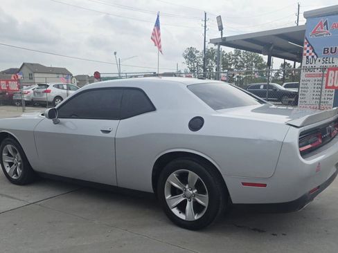 Used 2020 Dodge Challenger SXT w/ Driver Convenience Group RWD image 37