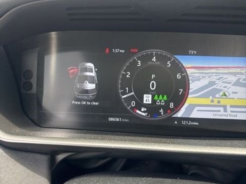 Used 2020 Land Rover Discovery Landmark image 7