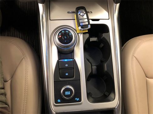 Used 2022 Ford Explorer XLT w/ Equipment Group 202A image 23