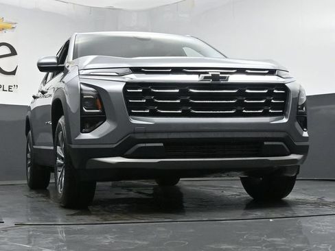 New 2026 Chevrolet Equinox LT w/ Convenience Package II FWD image 3