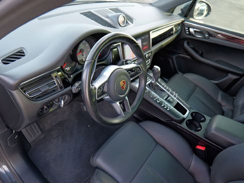 Used 2021 Porsche Macan S image 8