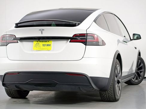 Used 2022 Tesla Model X image 5