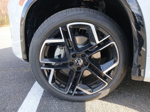 New 2026 Volkswagen Tiguan SEL R-Line image 27
