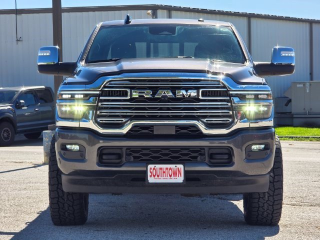Used 2026 RAM 2500 Laramie AWD/4WD image 2