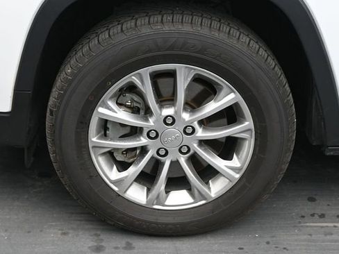 Used 2022 Jeep Cherokee Latitude Lux AWD/4WD image 36