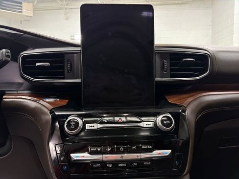 Certified 2024 Ford Explorer King Ranch w/ Technology Package image 23