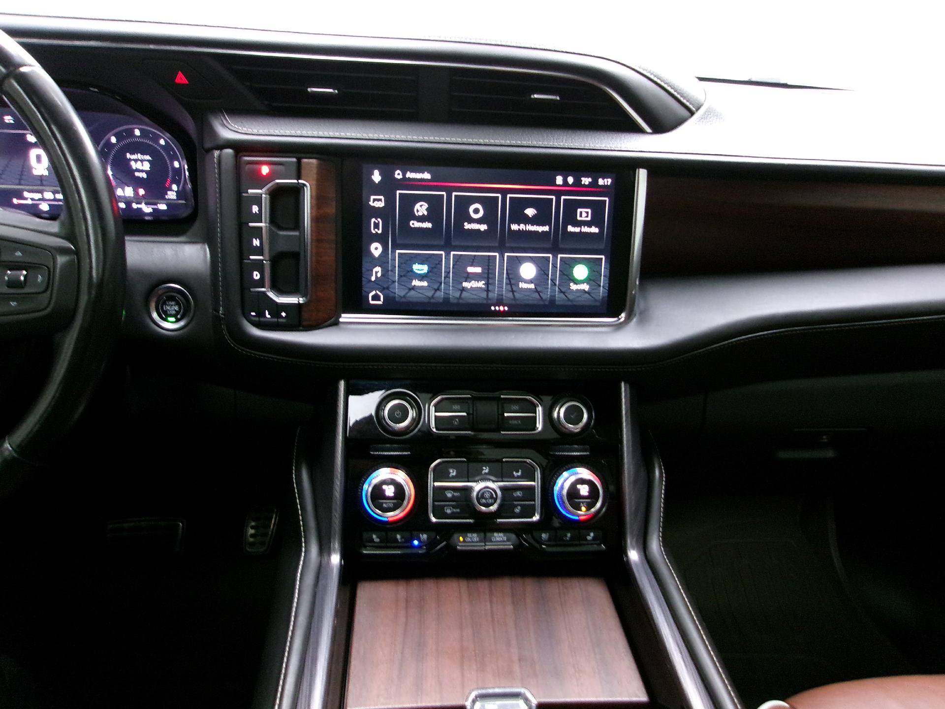 Used 2023 GMC Yukon Denali Ultimate AWD/4WD image 13