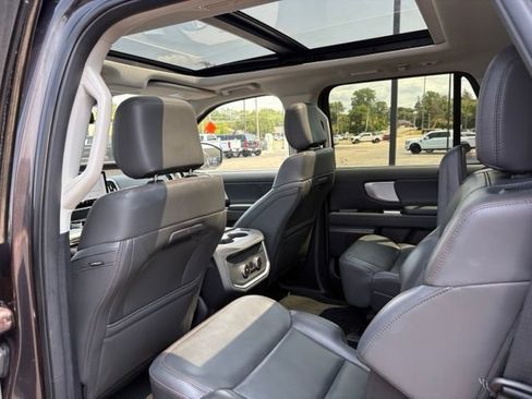 Used 2025 Ford Expedition Active AWD/4WD image 19