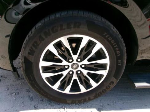 Used 2025 Ford Expedition Platinum AWD/4WD image 7