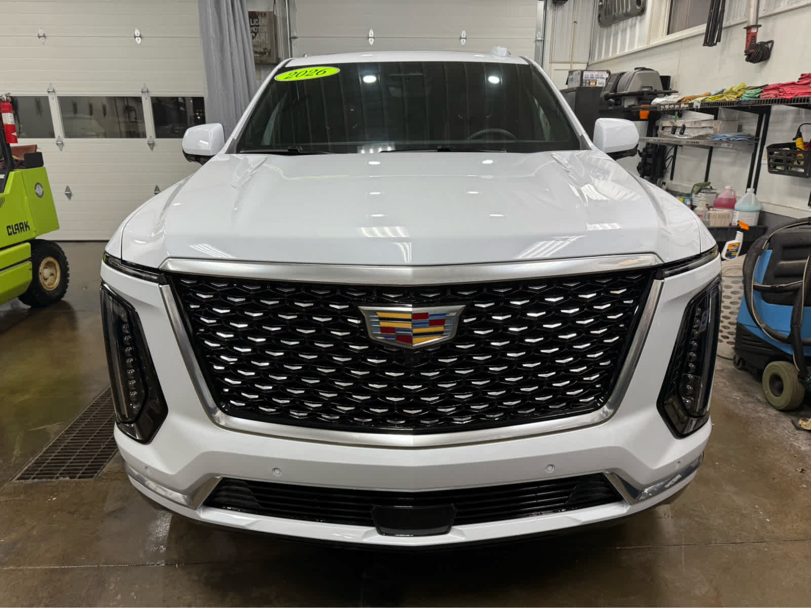 Used 2026 Cadillac Escalade Luxury w/ LPO, Floor Liner Package AWD/4WD image 2