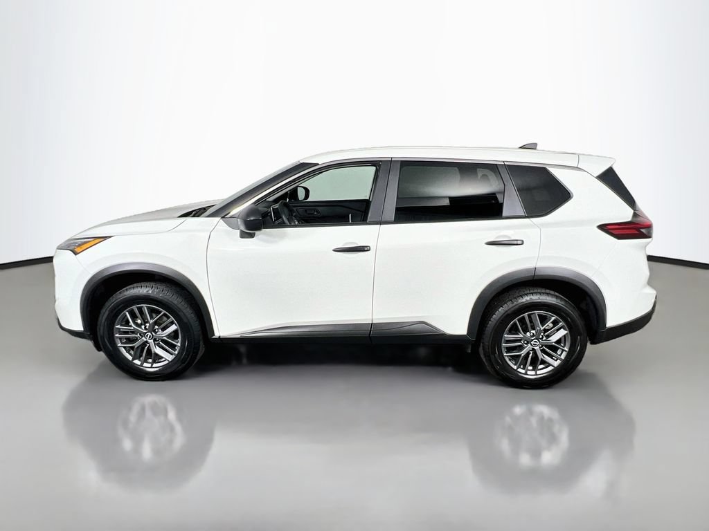 Used 2024 Nissan Rogue S AWD/4WD image 4
