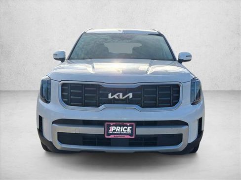 Used 2025 Kia Telluride S image 2