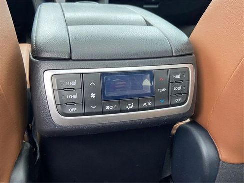 Used 2019 Toyota Highlander Limited Platinum image 14